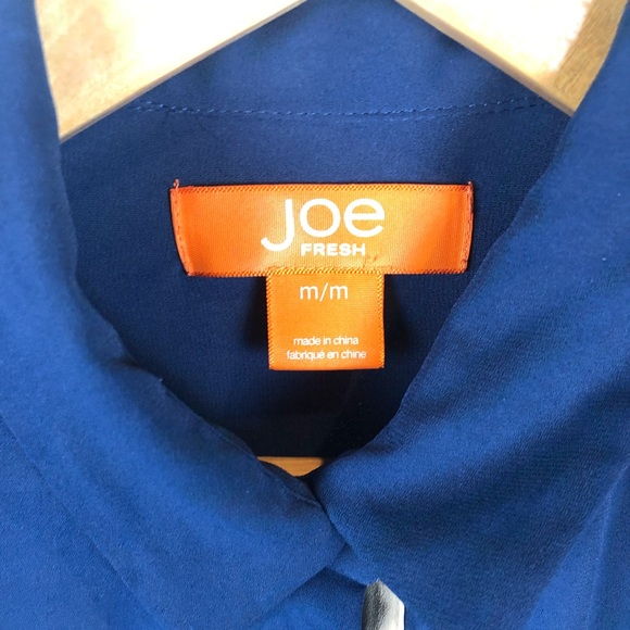 Medium sheer button down top - Picture 2 of 6